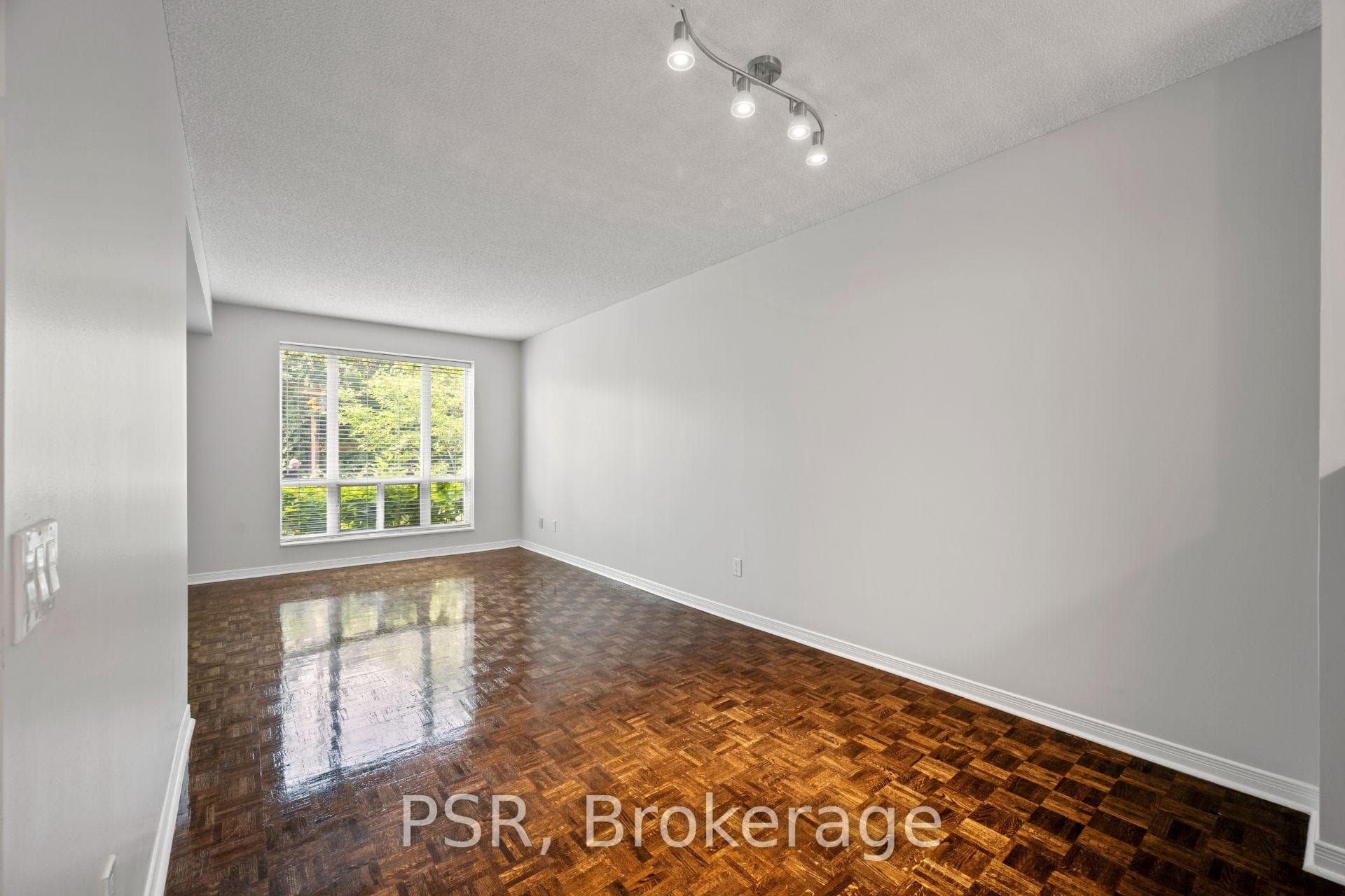 515 Rosewell Avenue Unit 104 photo 4