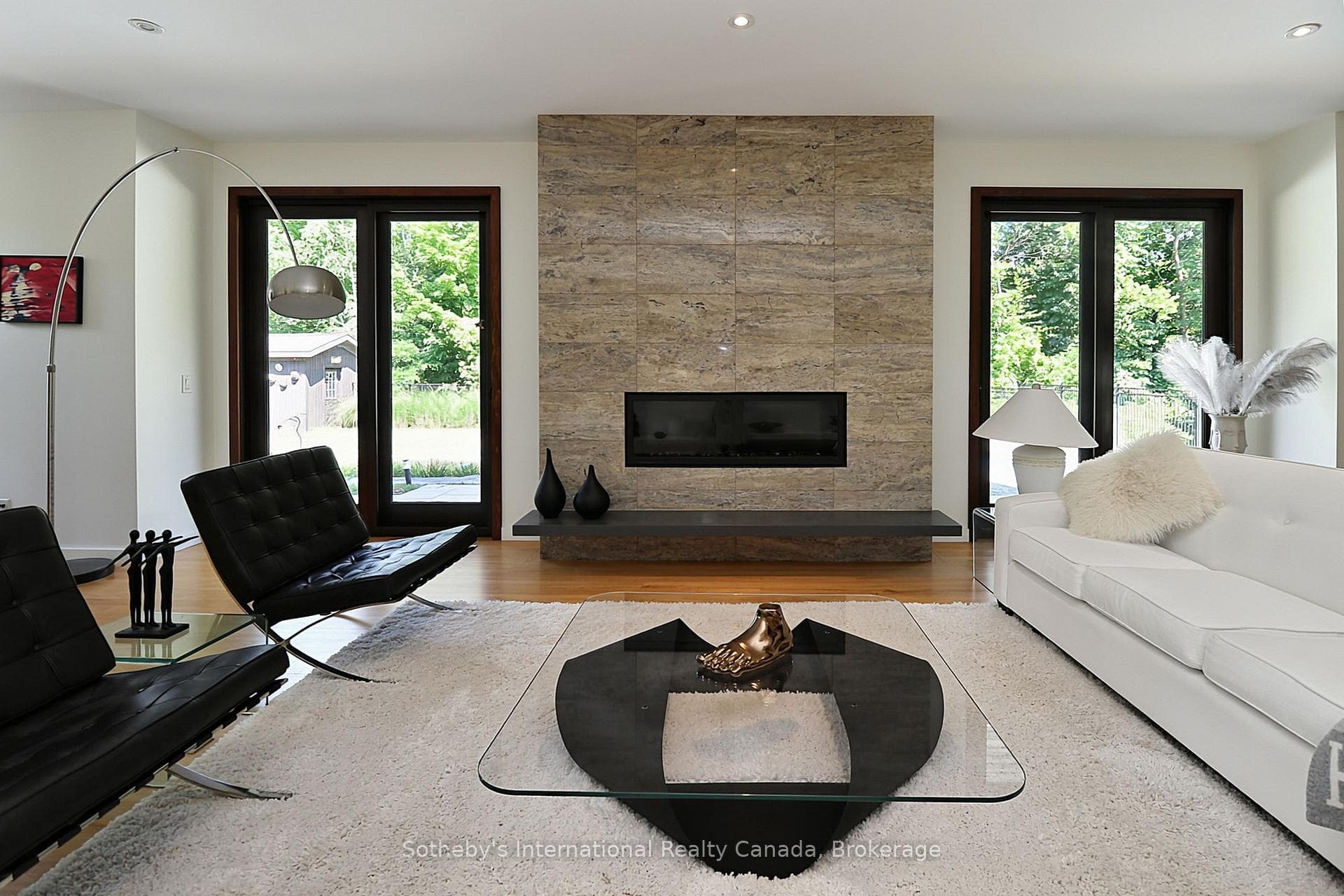 4 Holly Court photo 9