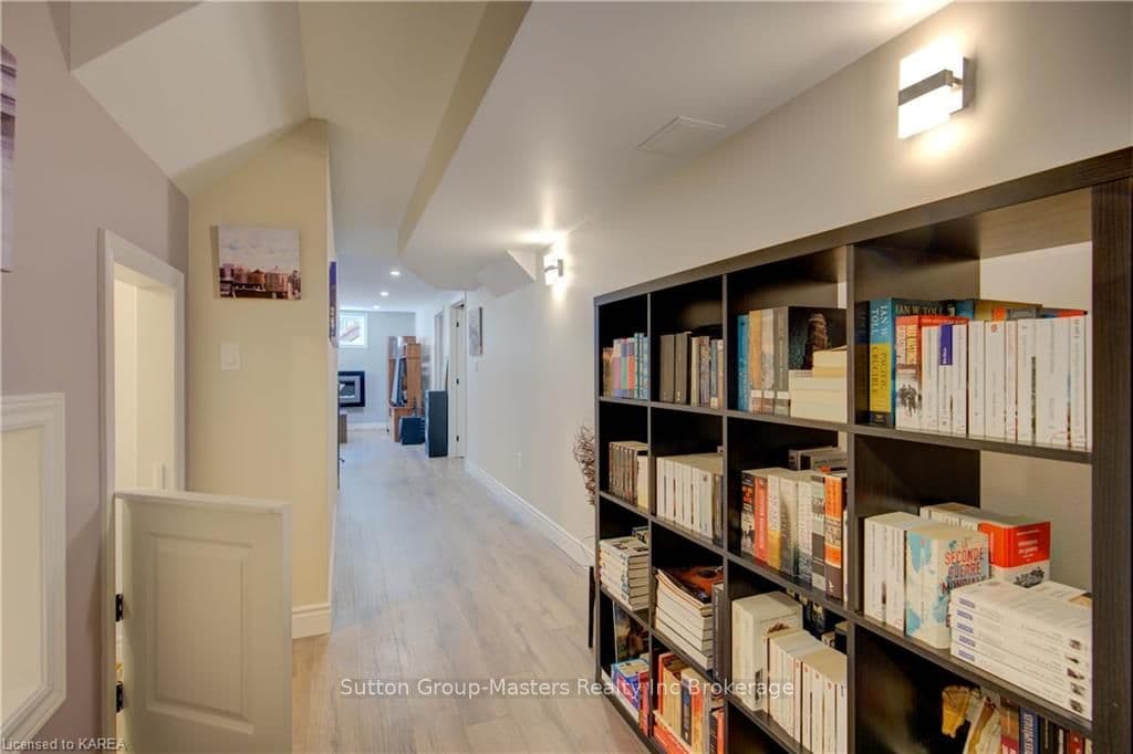 1506 CRIMSON Crescent photo 20