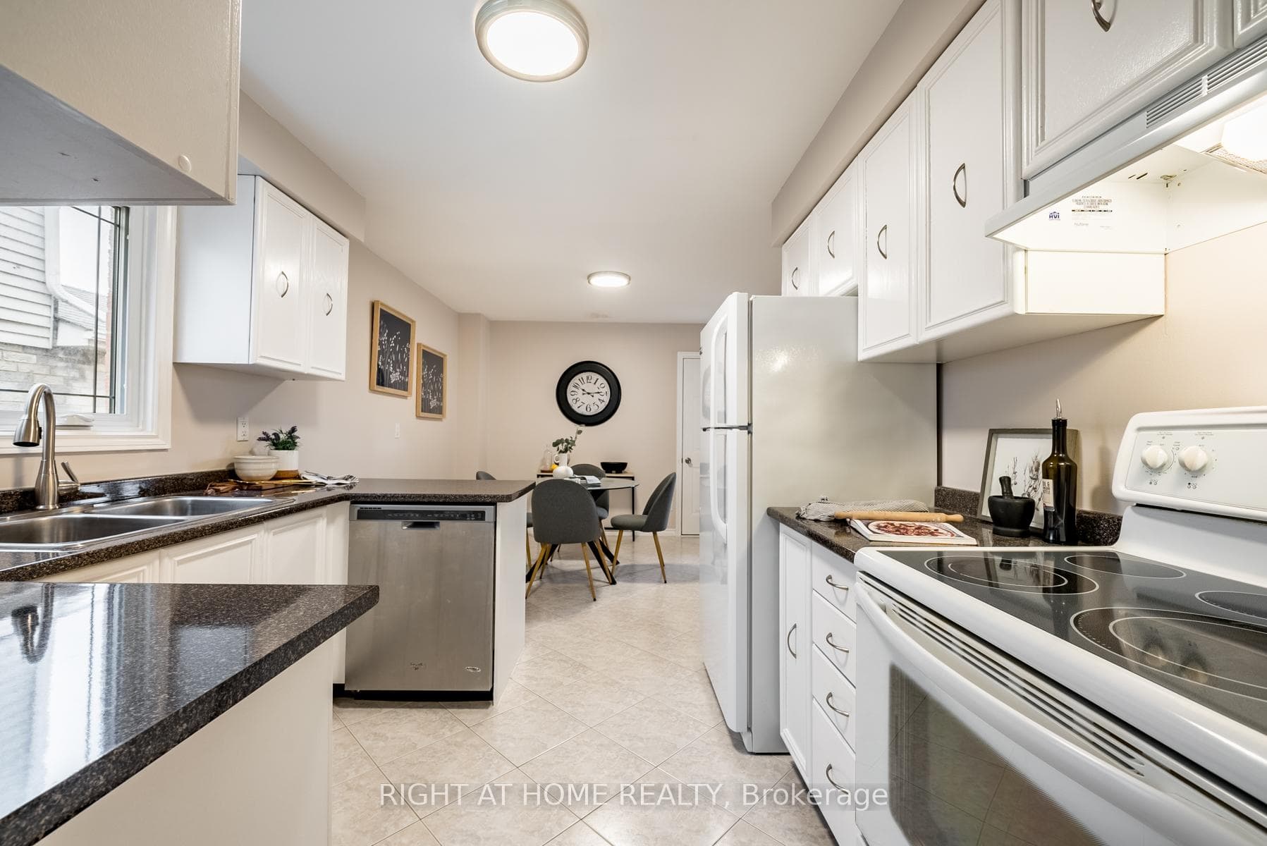 18 Allard Avenue photo 7