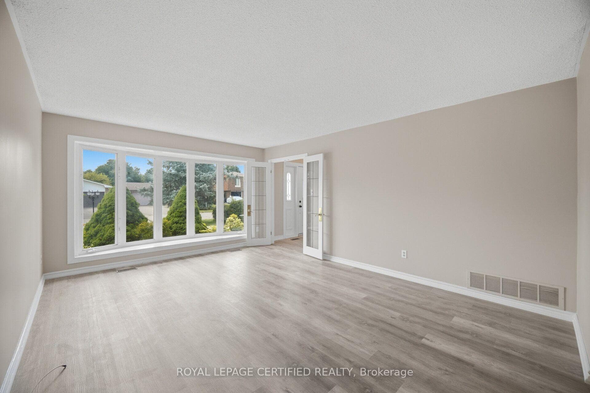 33 Grassmere Crescent photo 19