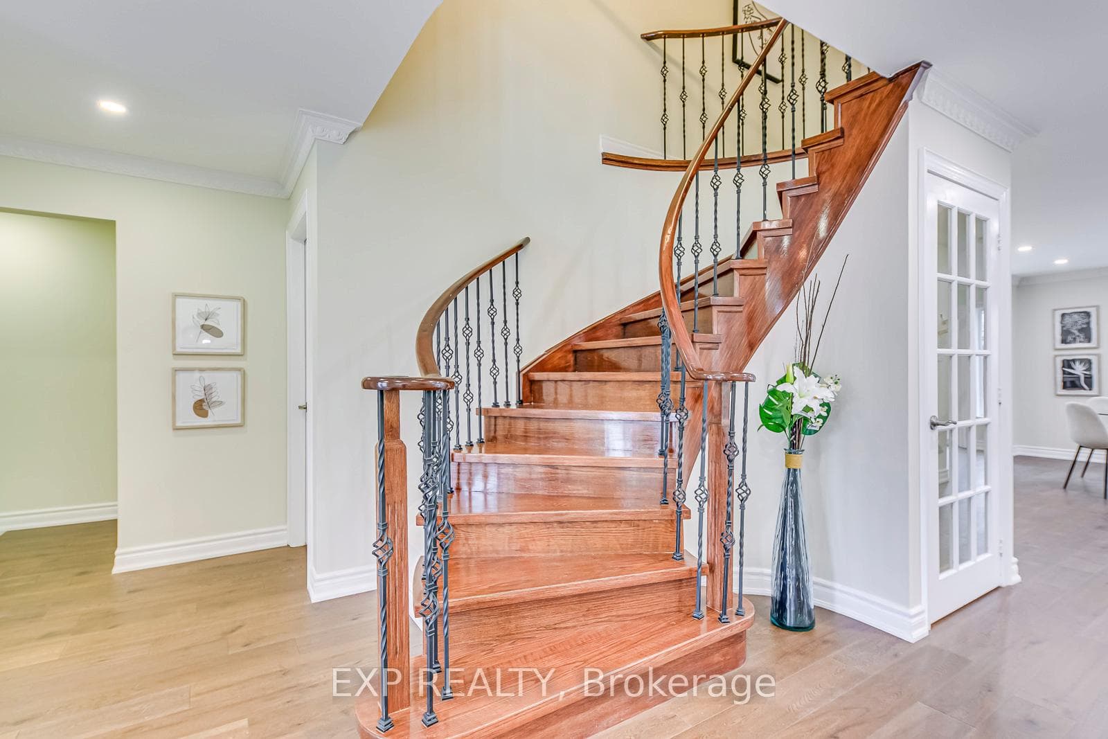 2124 Grand Boulevard Unit Upper photo 17