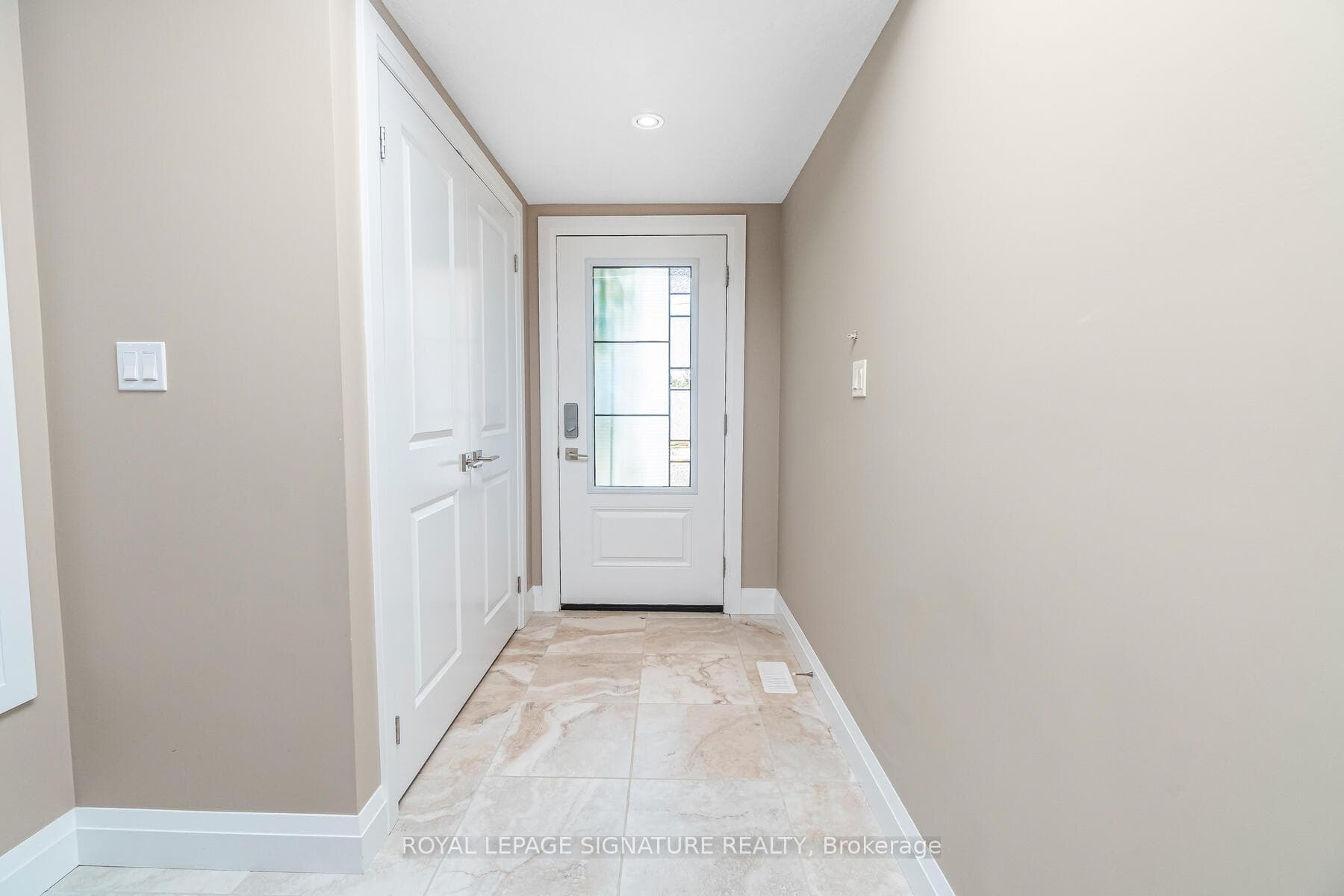 156 Church Street photo 4