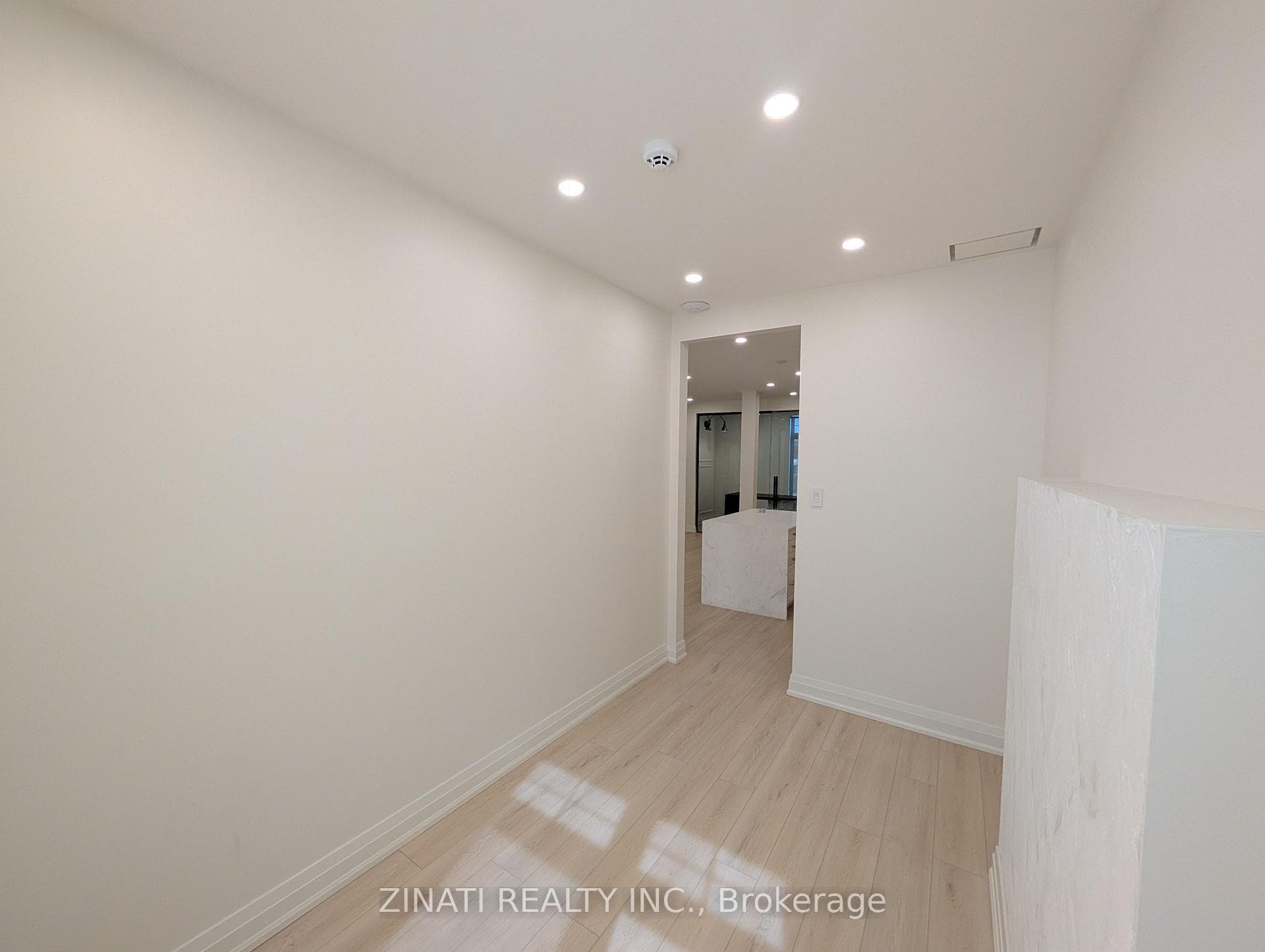 92 Centrepointe Drive Unit 1 photo 18