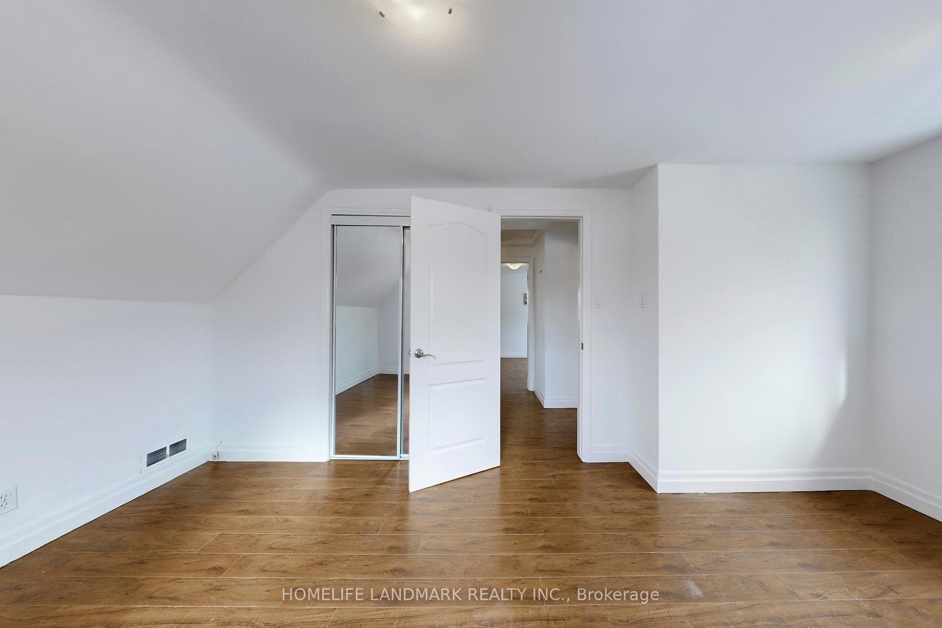 223 Pleasant Avenue photo 27