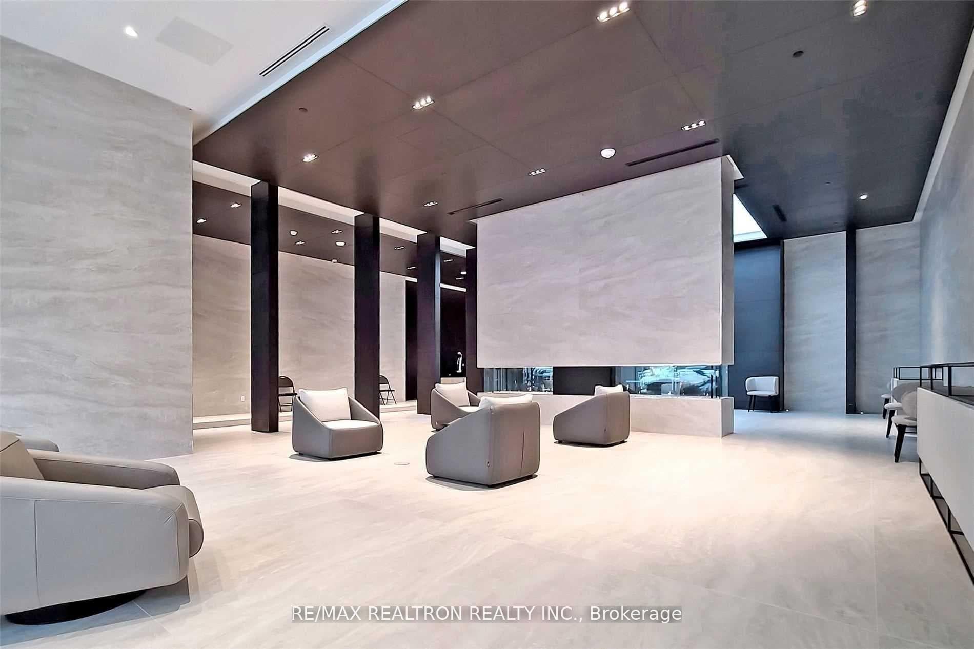 2221 Yonge Street Unit 4603 photo 2