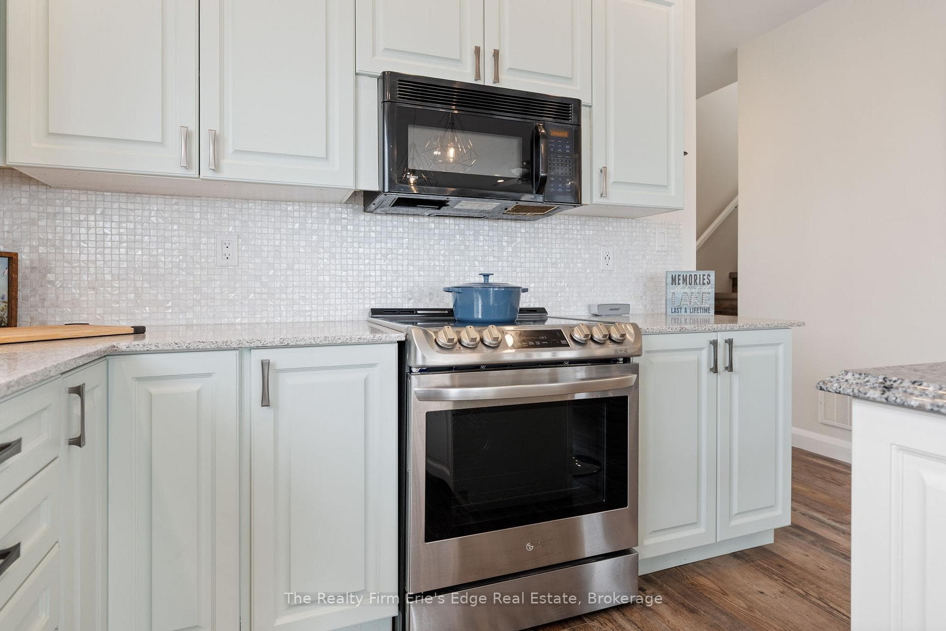 24 Erie Boulevard photo 13