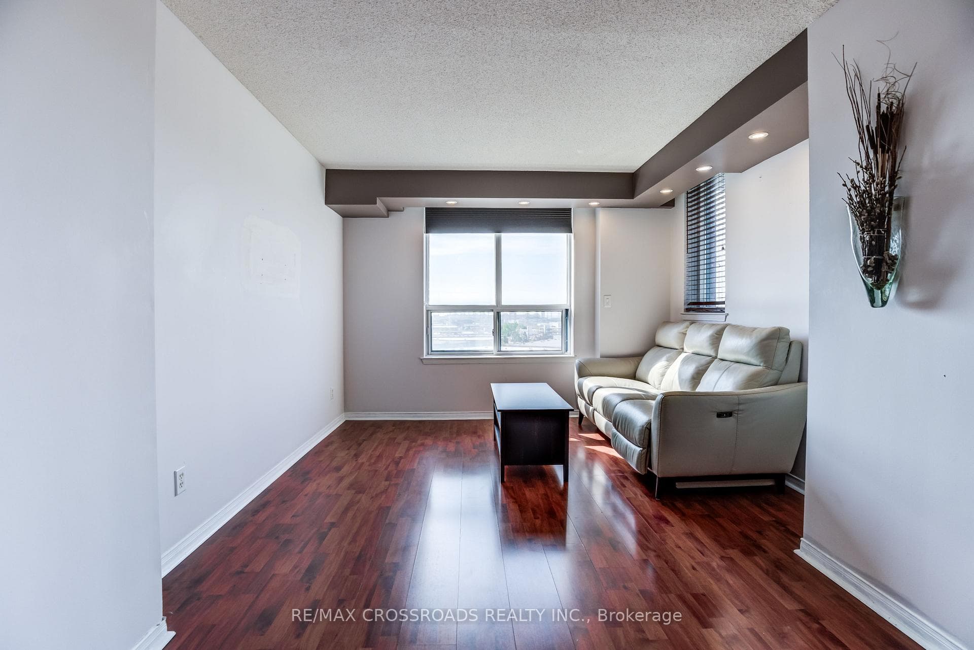 1625 Pickering Parkway Unit 1202 photo 9