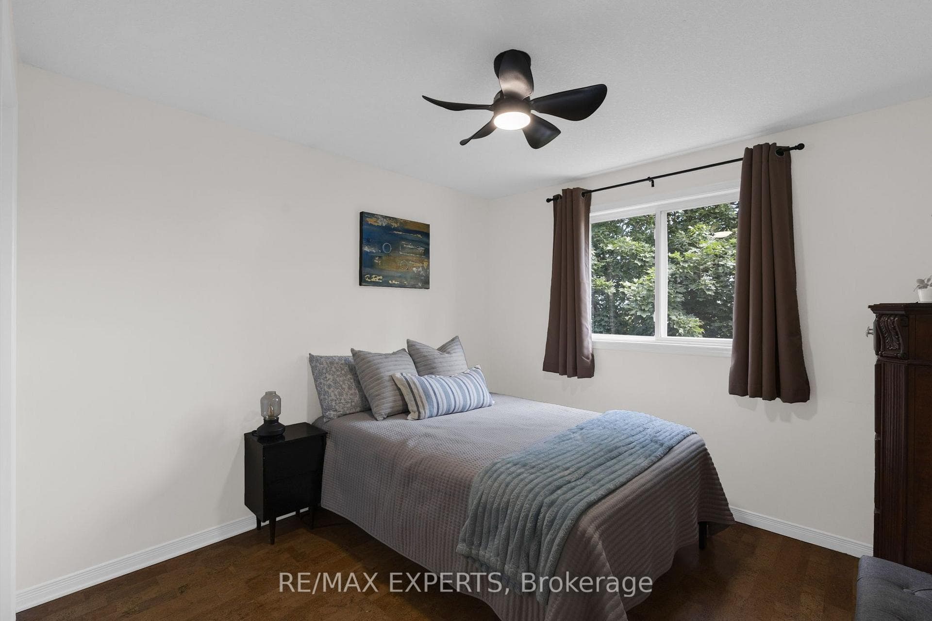 1 Cameron Court photo 17