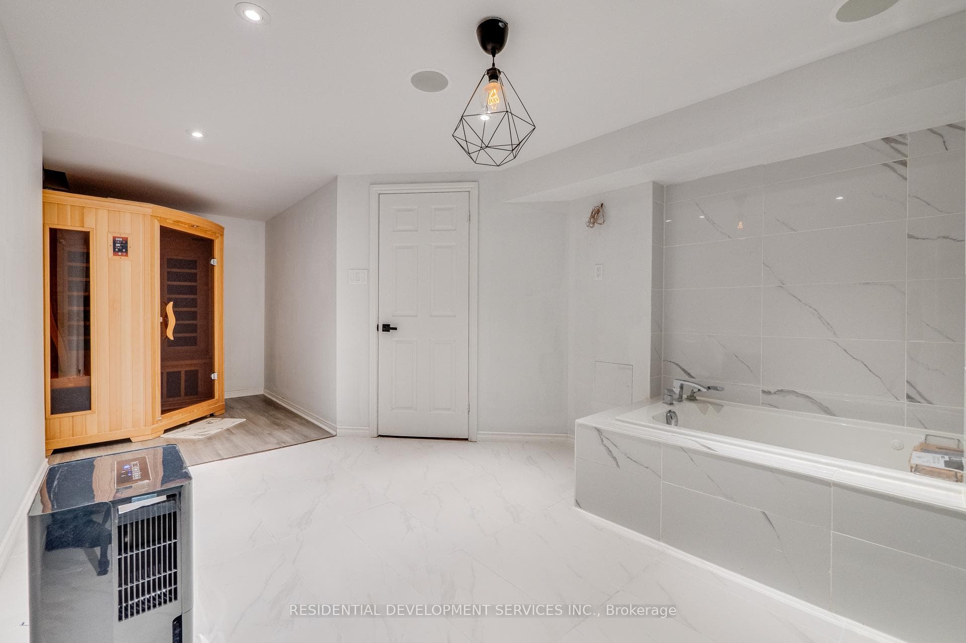 93 Rollo Drive photo 27