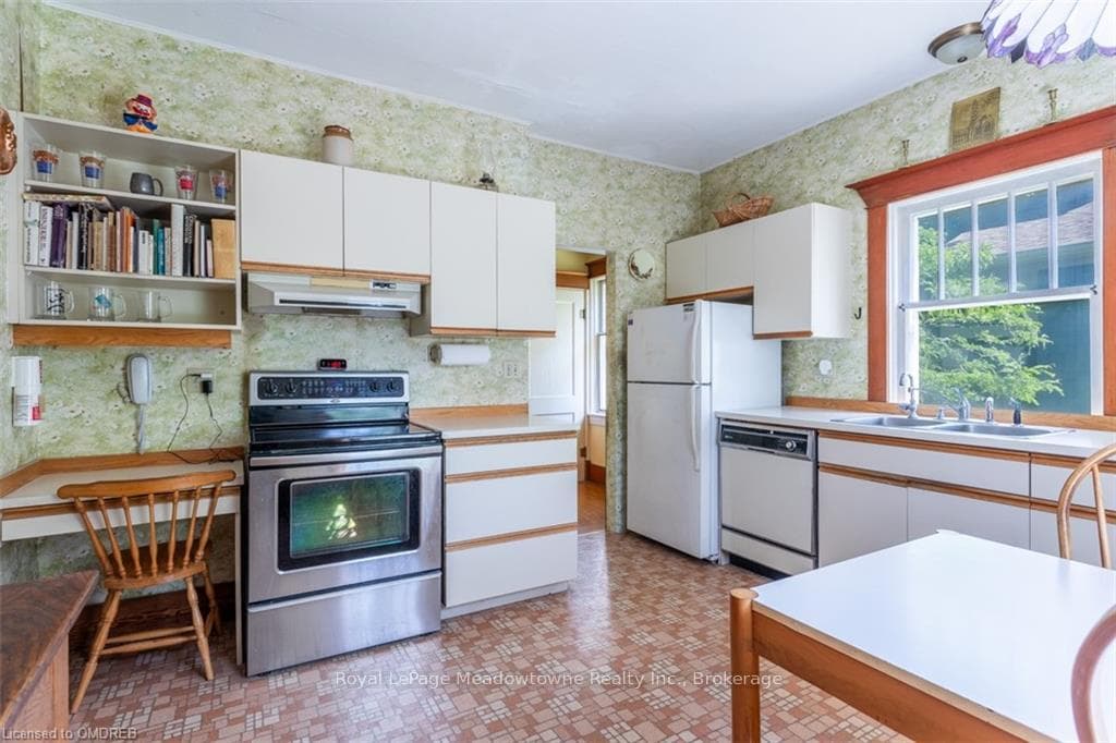 366 PINE Street photo 12
