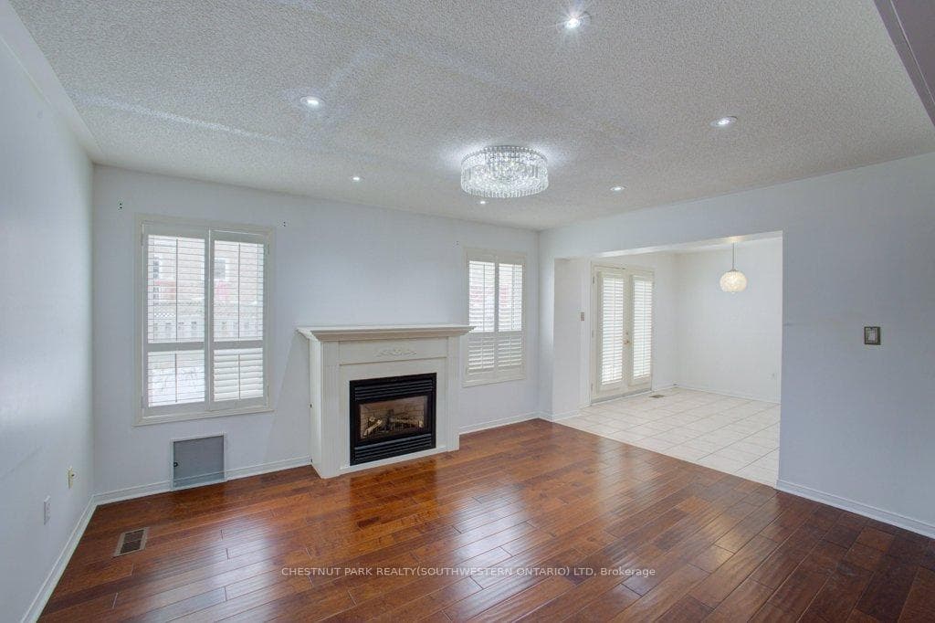 8 Waterdale Road photo 11