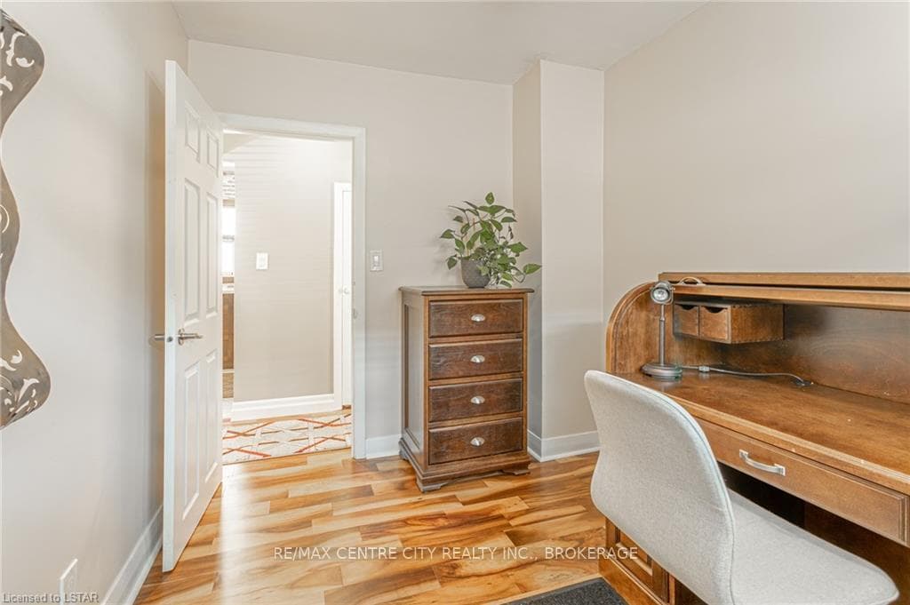 136 LINWOOD Street photo 23