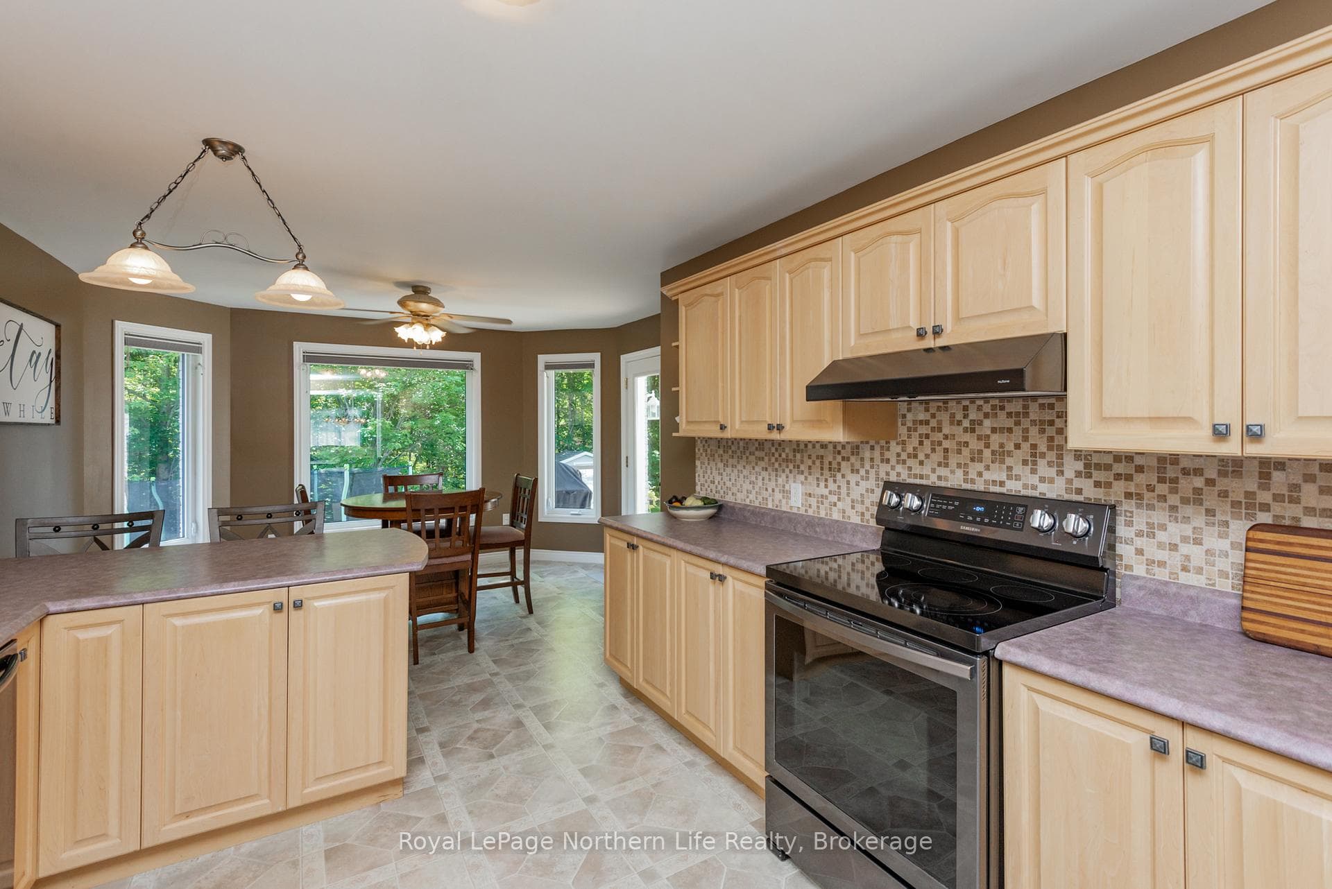 413 Pearce Street photo 15