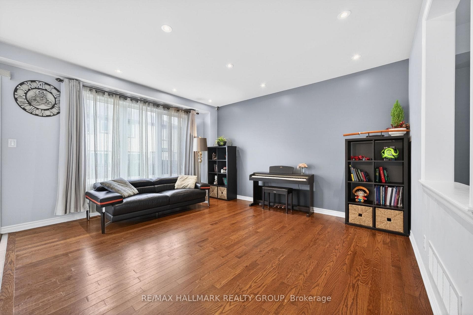614 Dundonald Drive photo 11