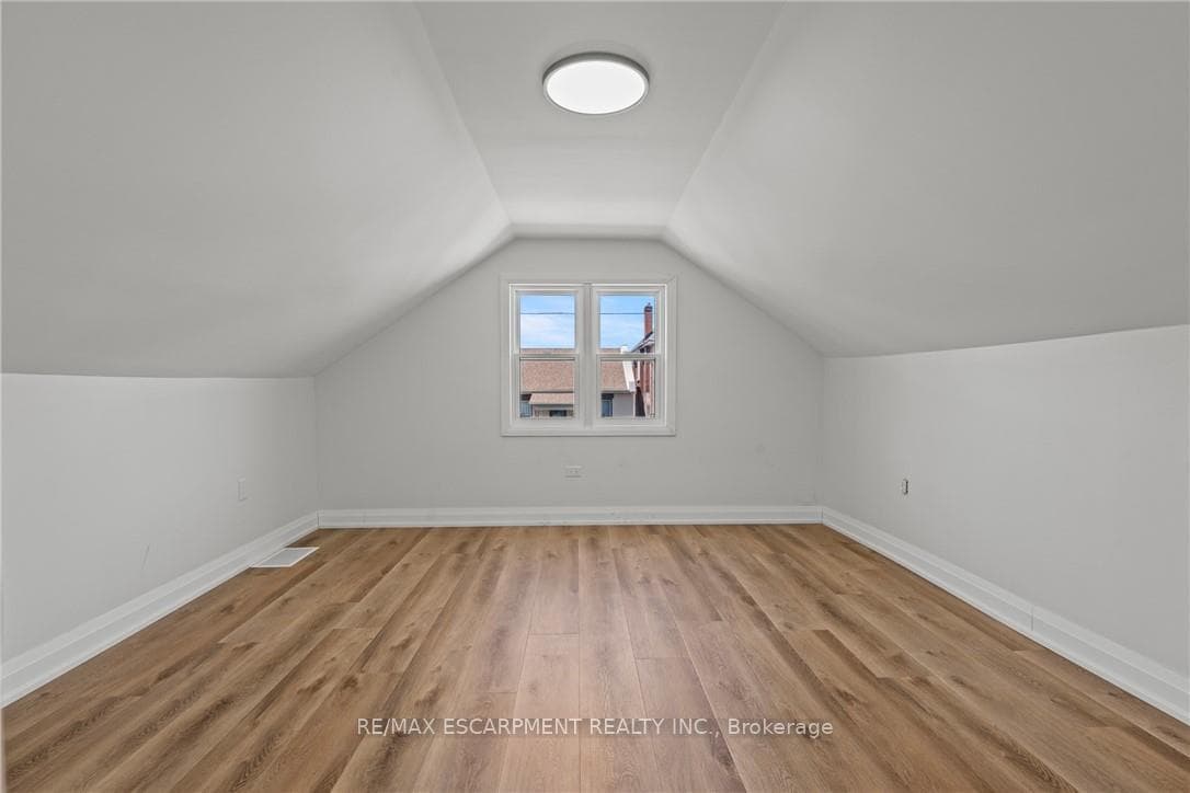 192 VICTORIA Avenue photo 20