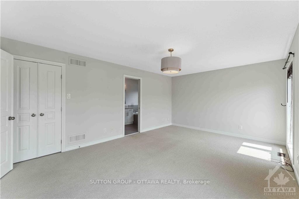 248 KEYROCK Drive photo 14