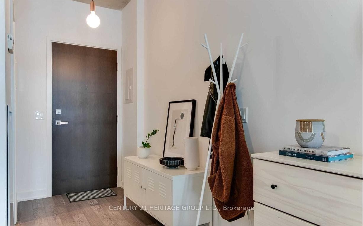 1190 Dundas Street Unit 307 photo 2