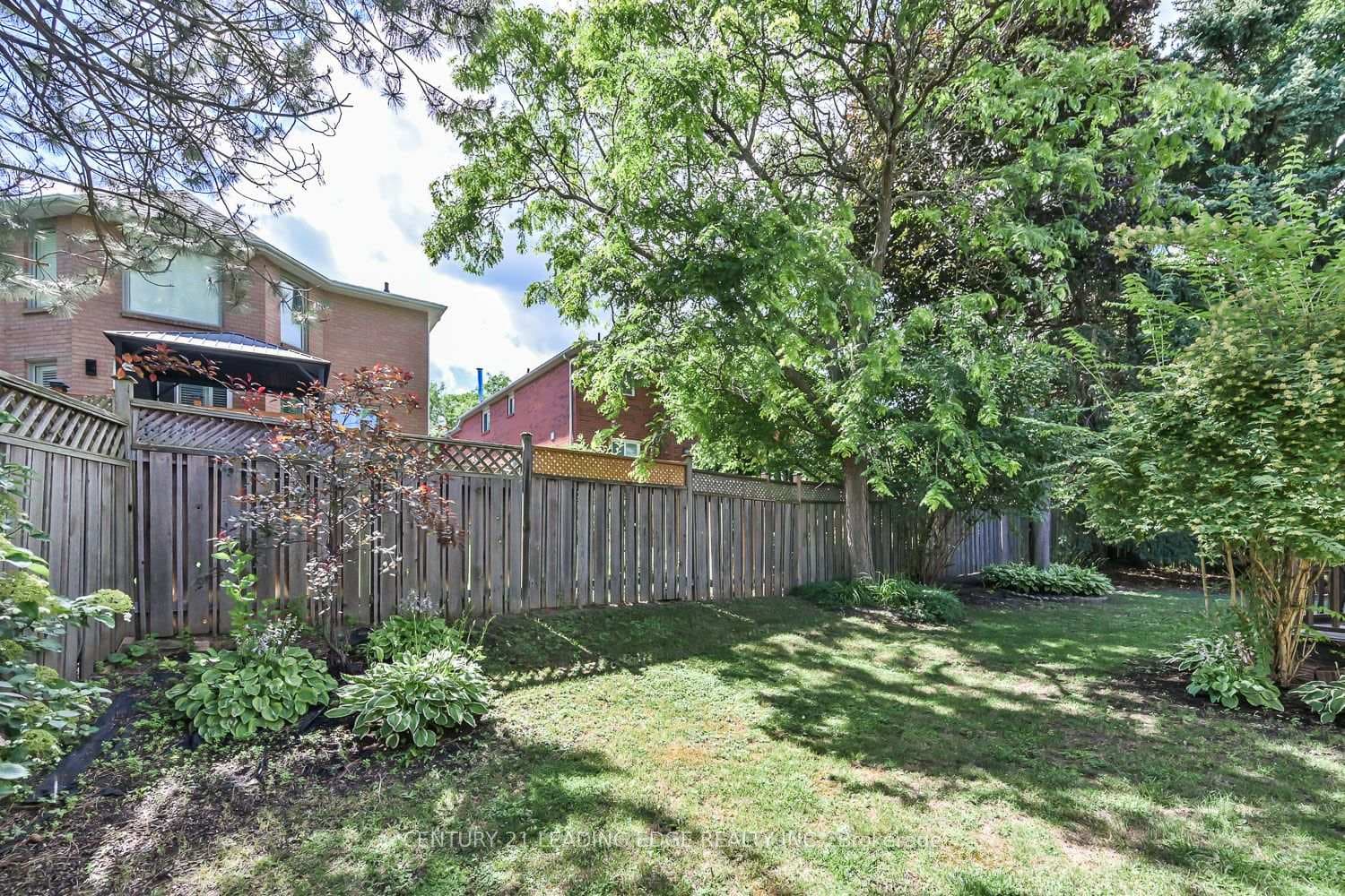 14 Montrose Crescent photo 44