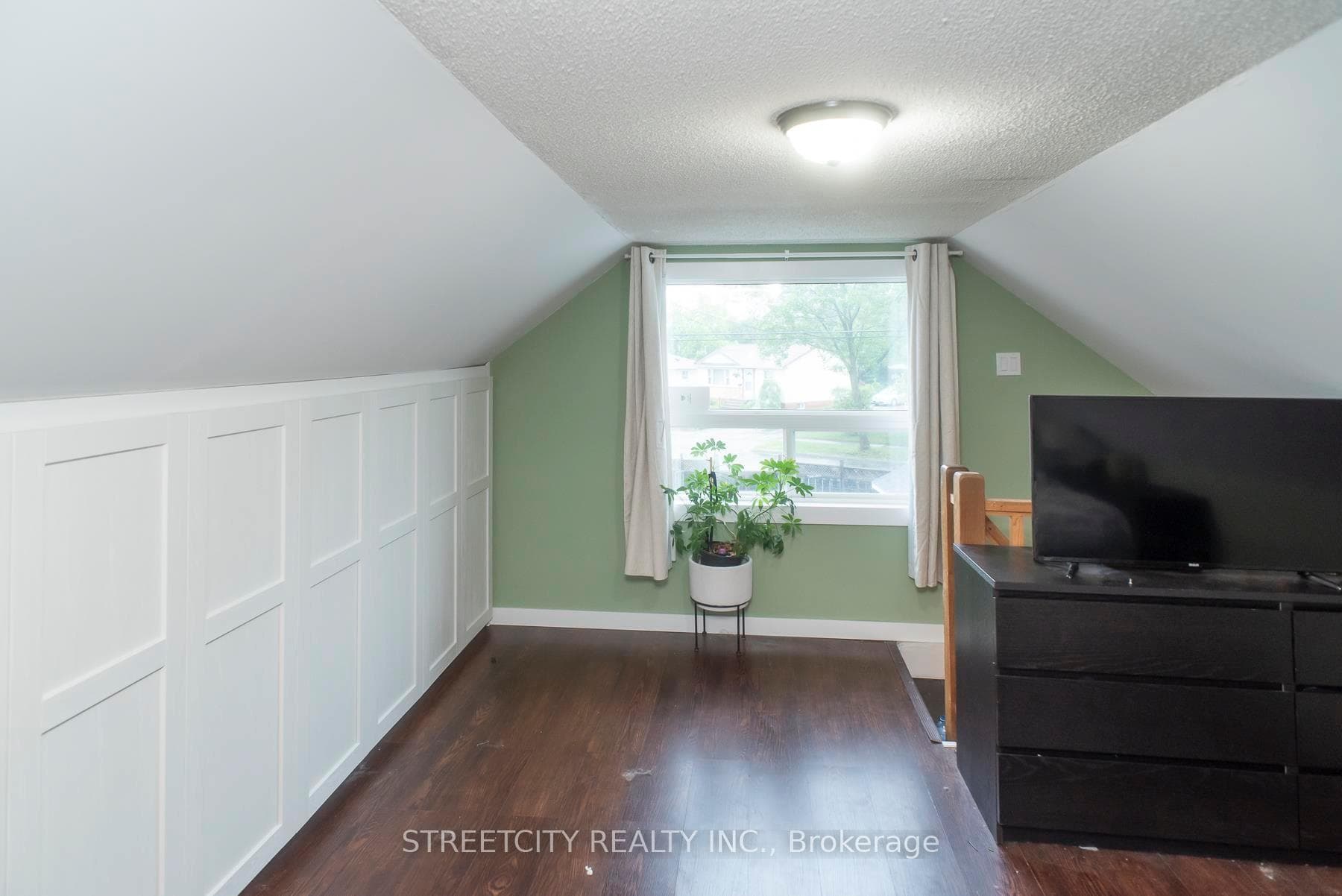 82 Kenogami Avenue photo 25