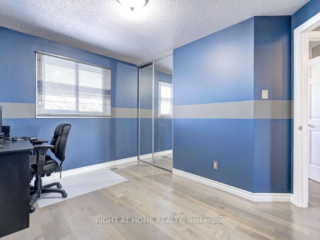 548 Westvale Drive photo 19