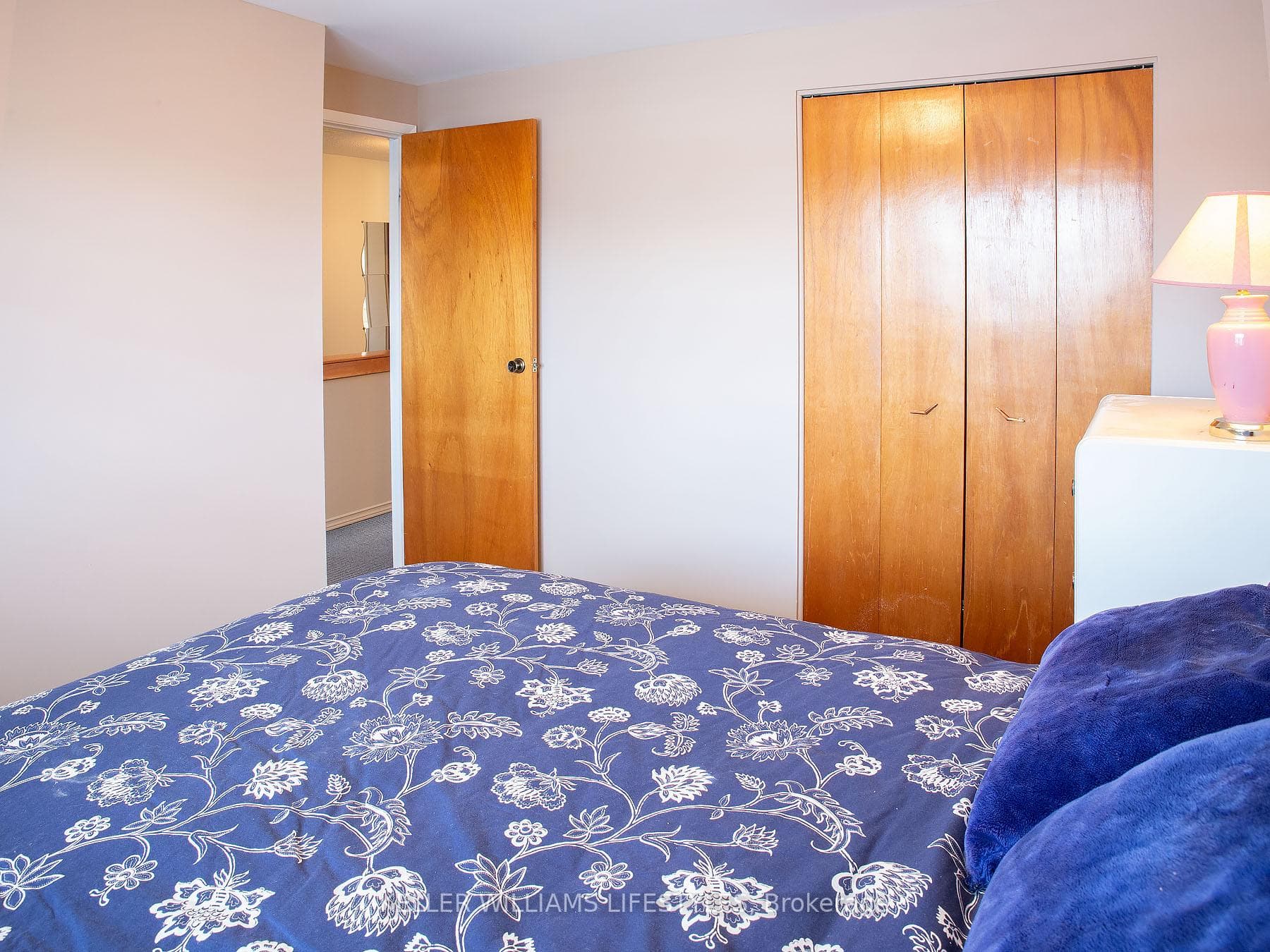 515 Barker Street photo 25