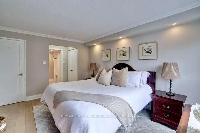 2210 Lakeshore Road Unit 504 photo 15