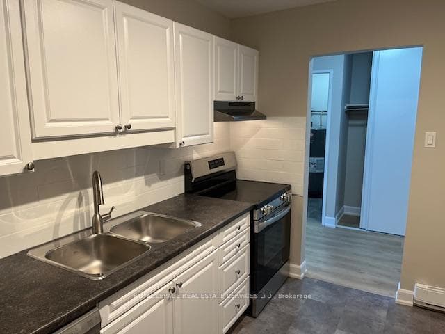 75 Huxley Street Unit 704 photo 14