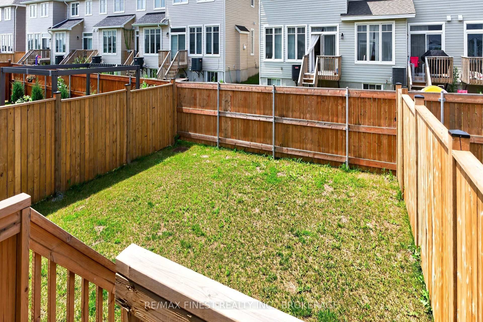 1283 DELANCEY Drive photo 6