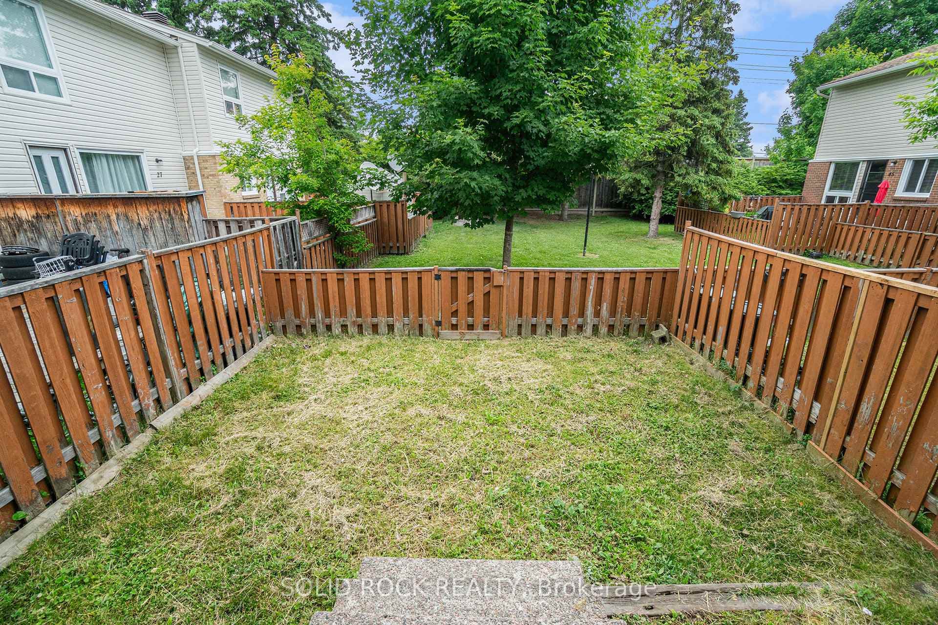 33 Thistledown Court photo 30
