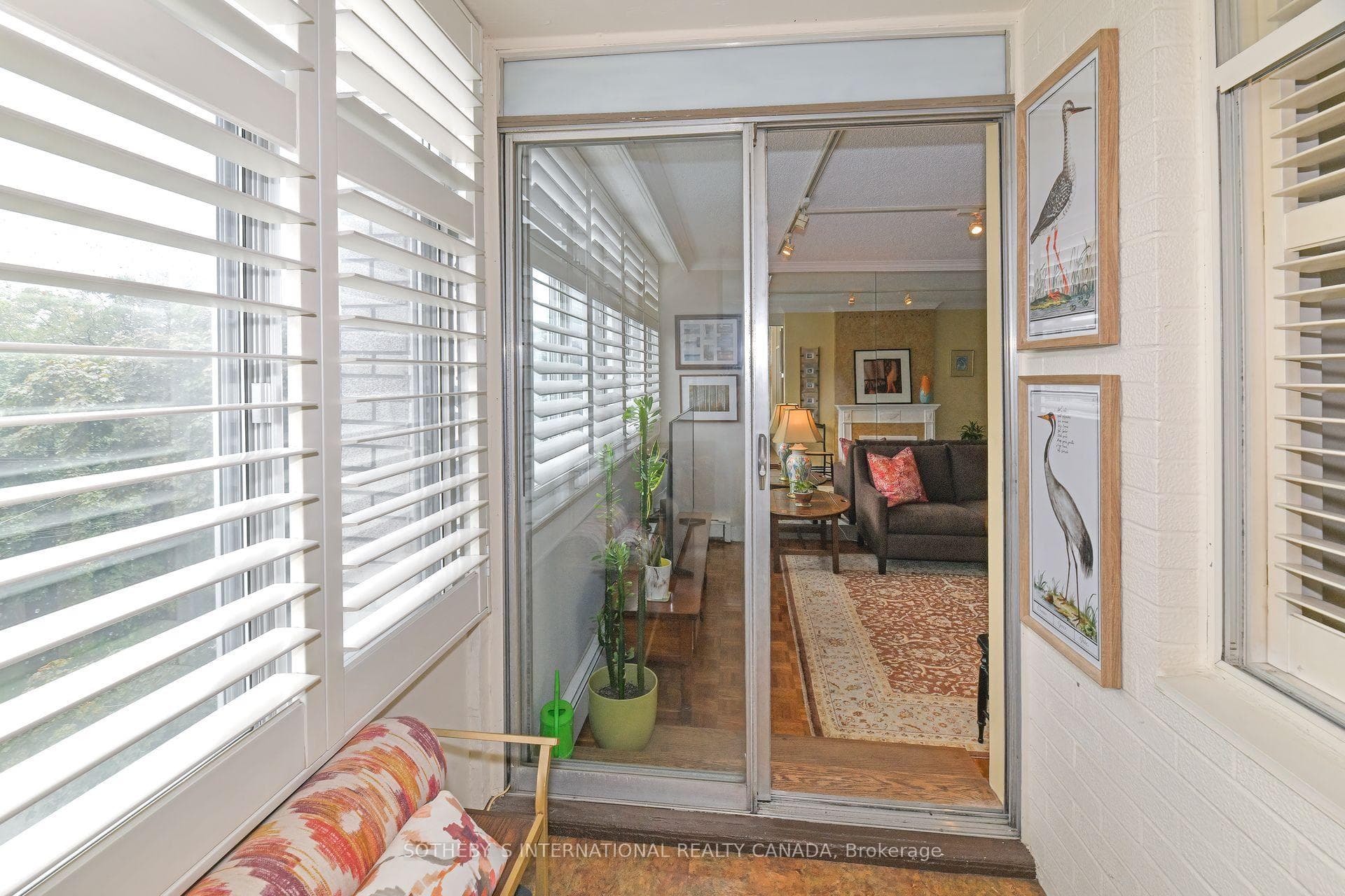 335 Lonsdale Road Unit 406 photo 6