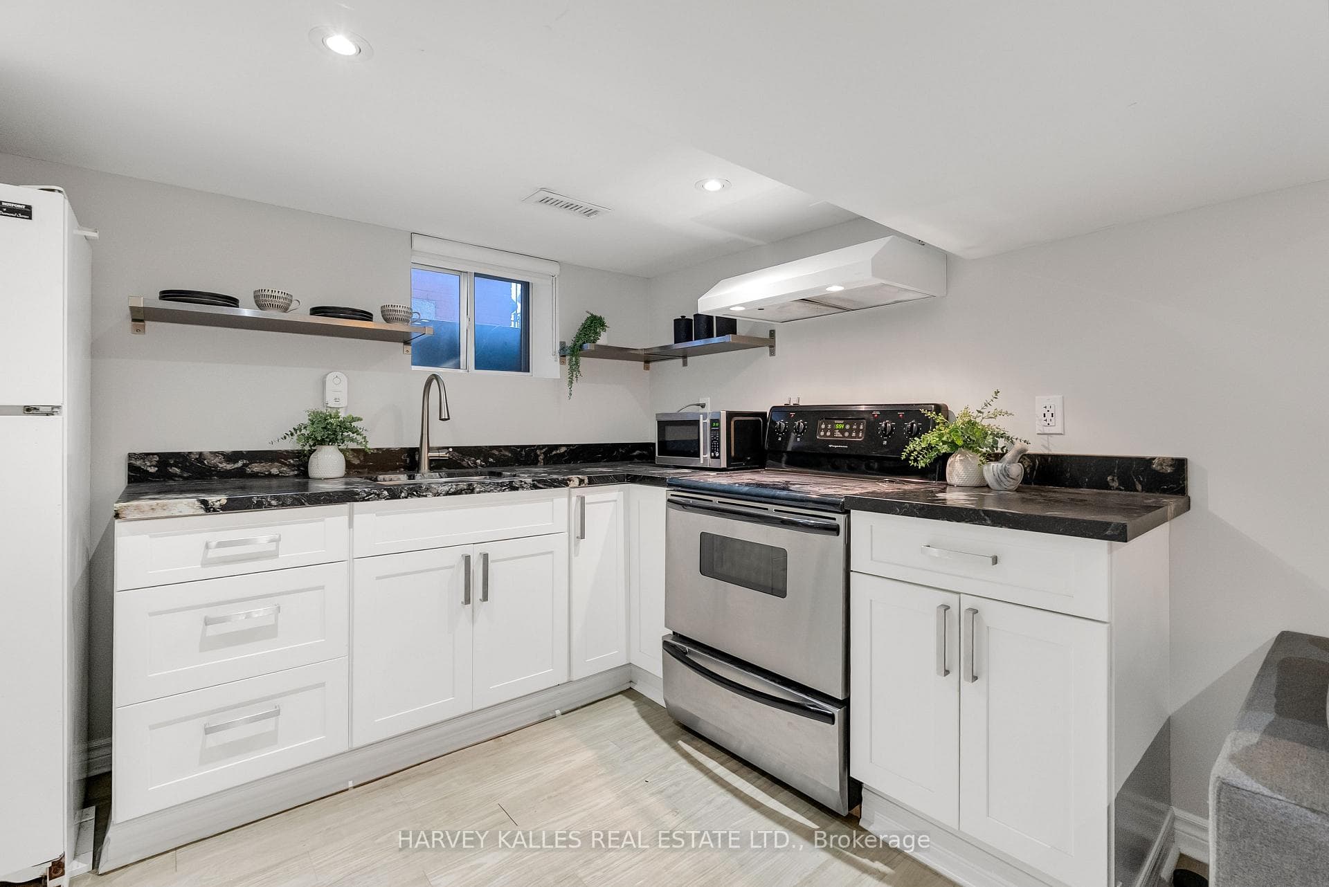 326 Glenholme Avenue photo 29