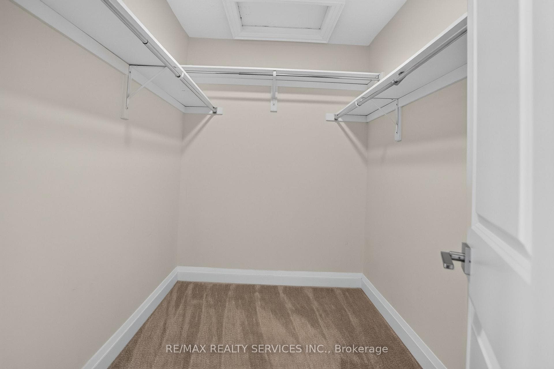138 Woodberry Crescent photo 32