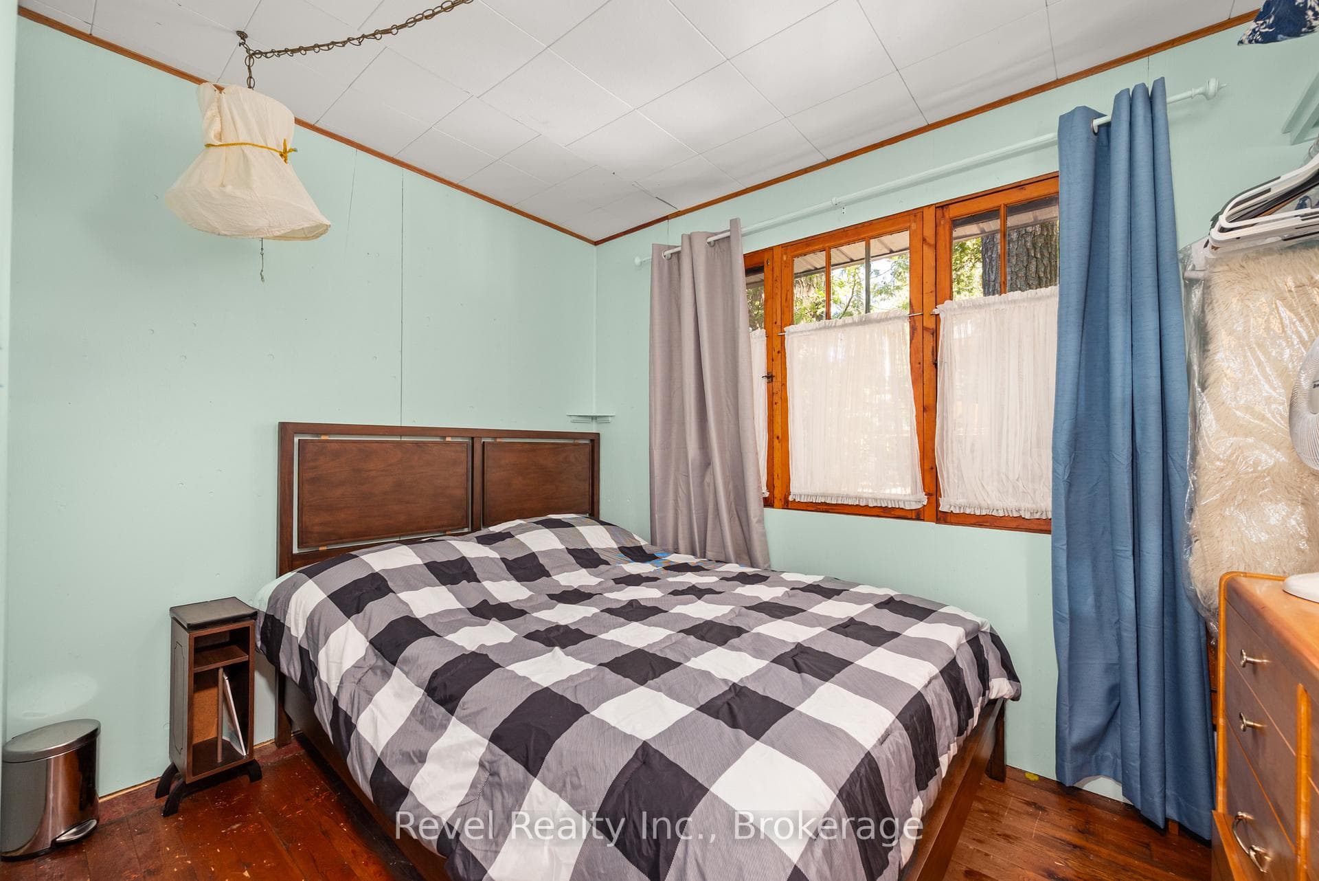 8004 Taits Beach Road photo 16