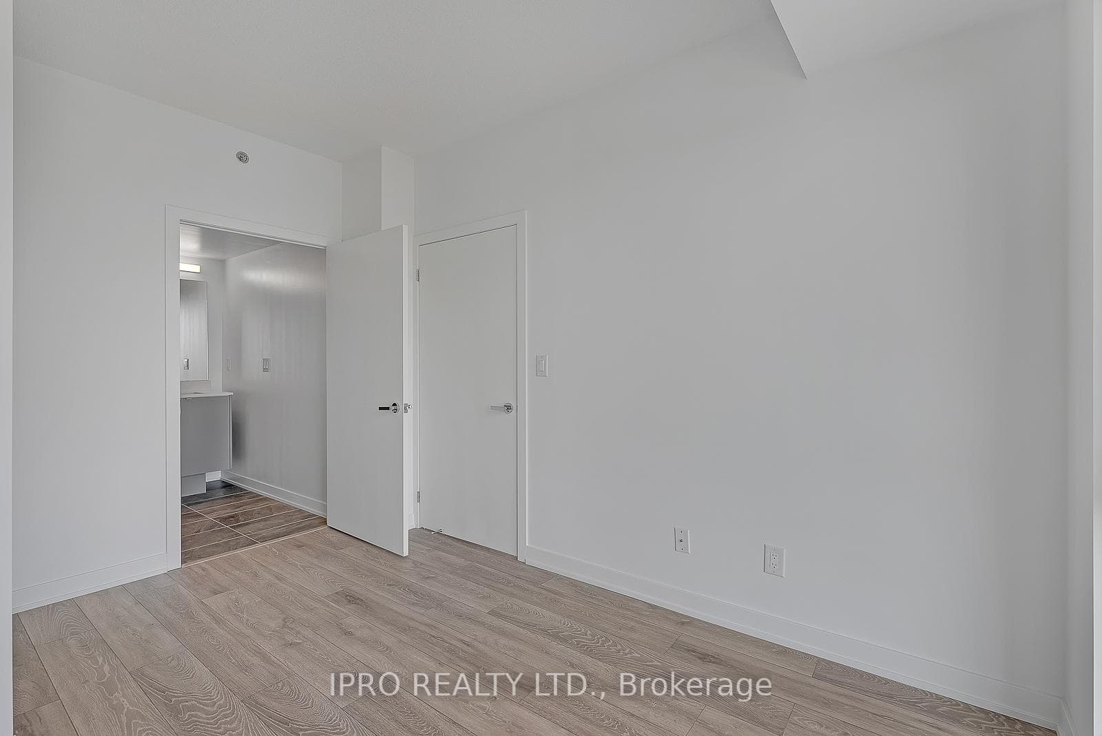3200 Dakota Common Road Unit B1004 photo 18