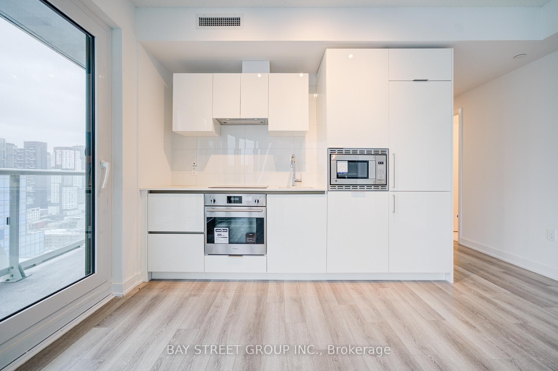 230 Simcoe Street Unit 2314 photo 18