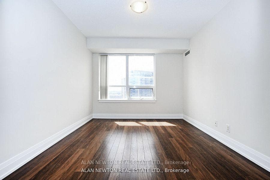 1 De Boers Drive Unit 614 photo 10