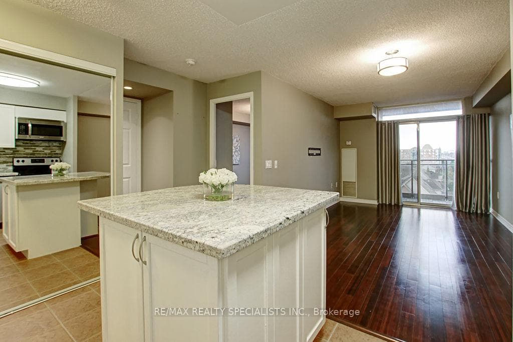 55 Strathaven Drive Unit 612 photo 5
