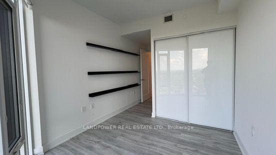 575 Bloor Street Unit 3202 photo 14