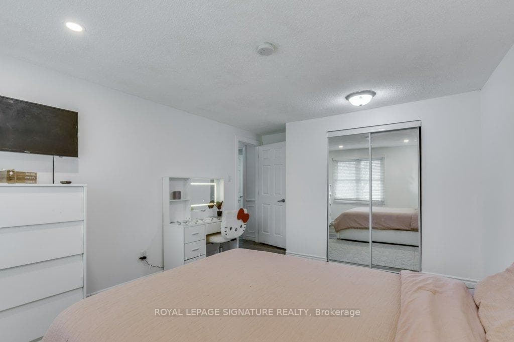 55 Wentworth Court photo 32
