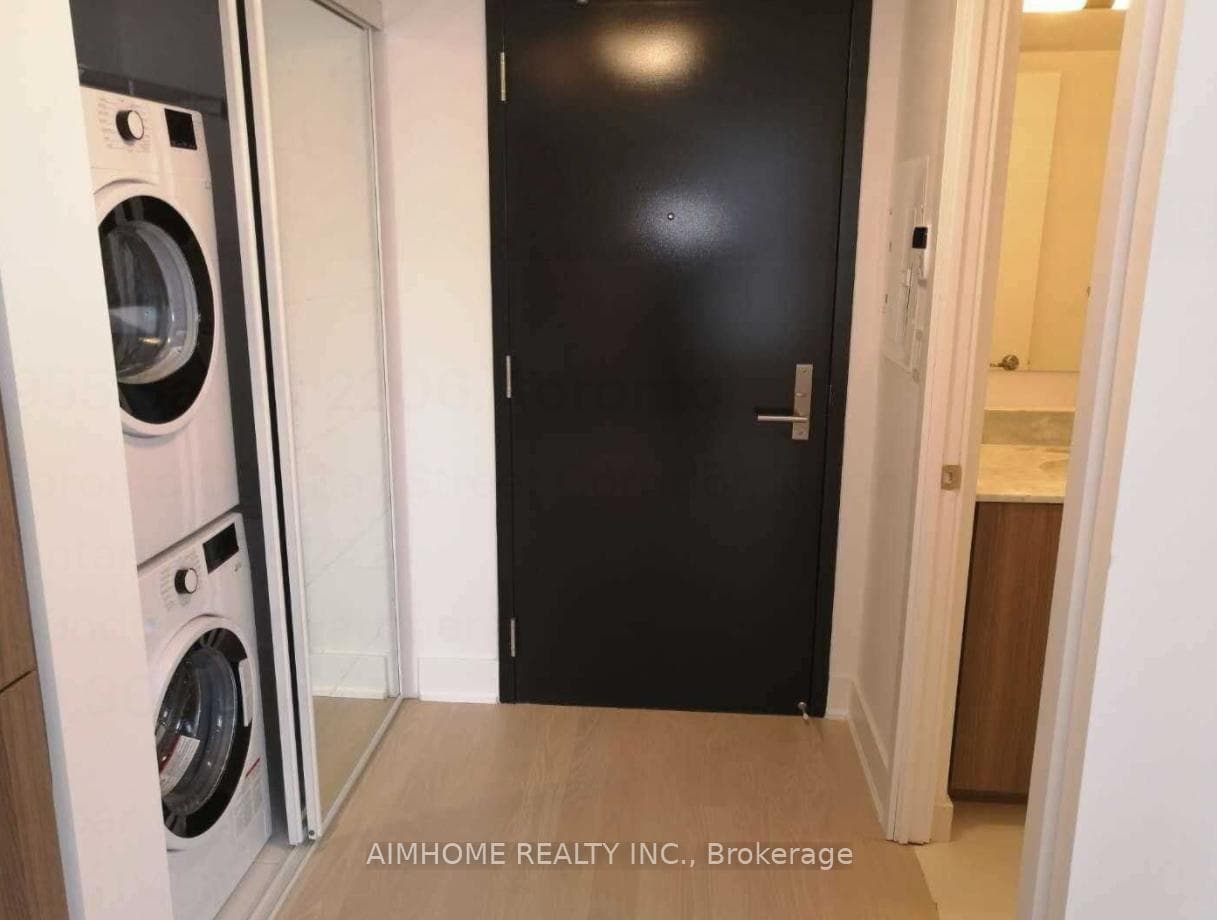 955 Bay Street Unit 2106 photo 10