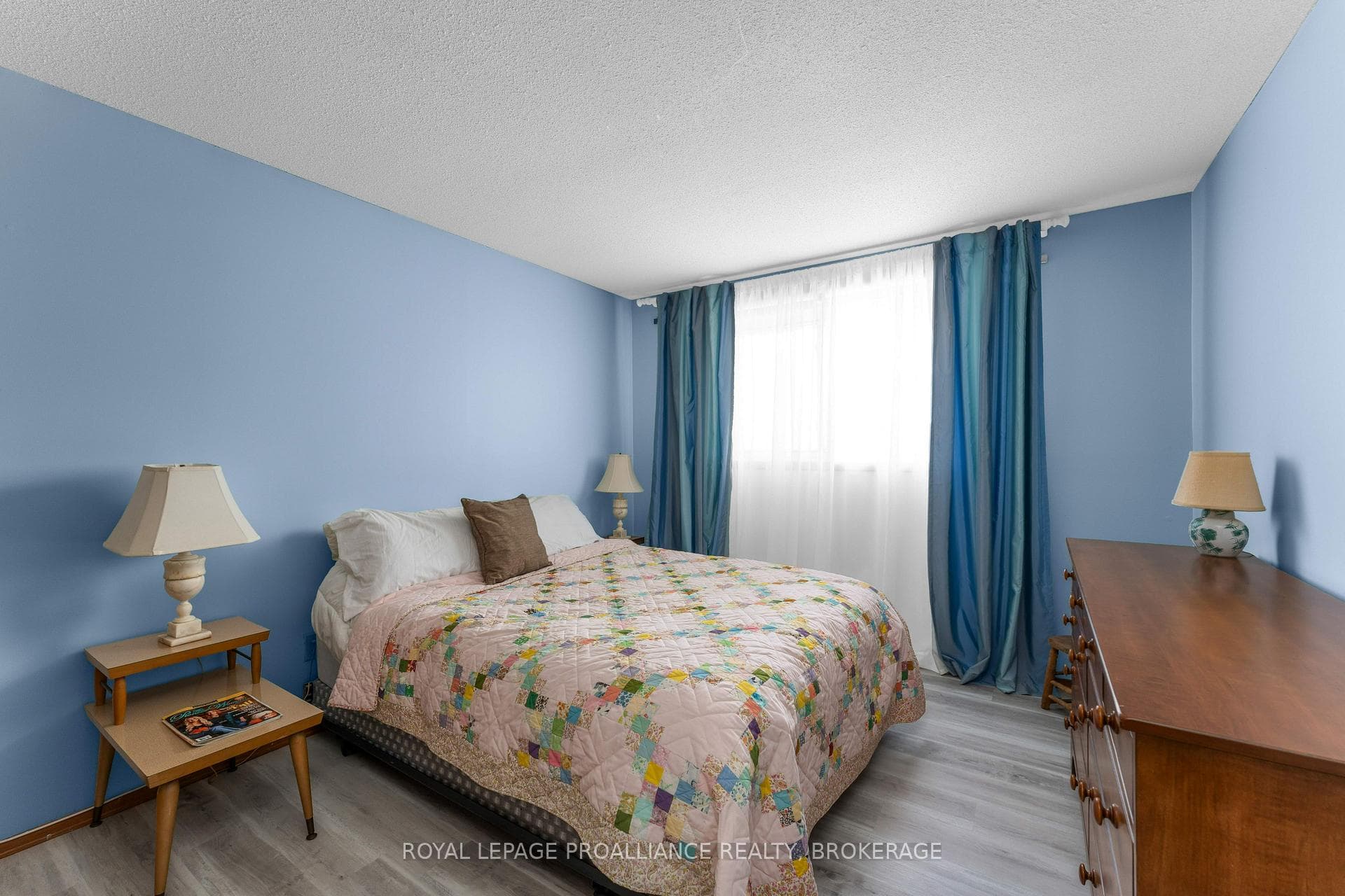 927 Newhall Drive photo 24