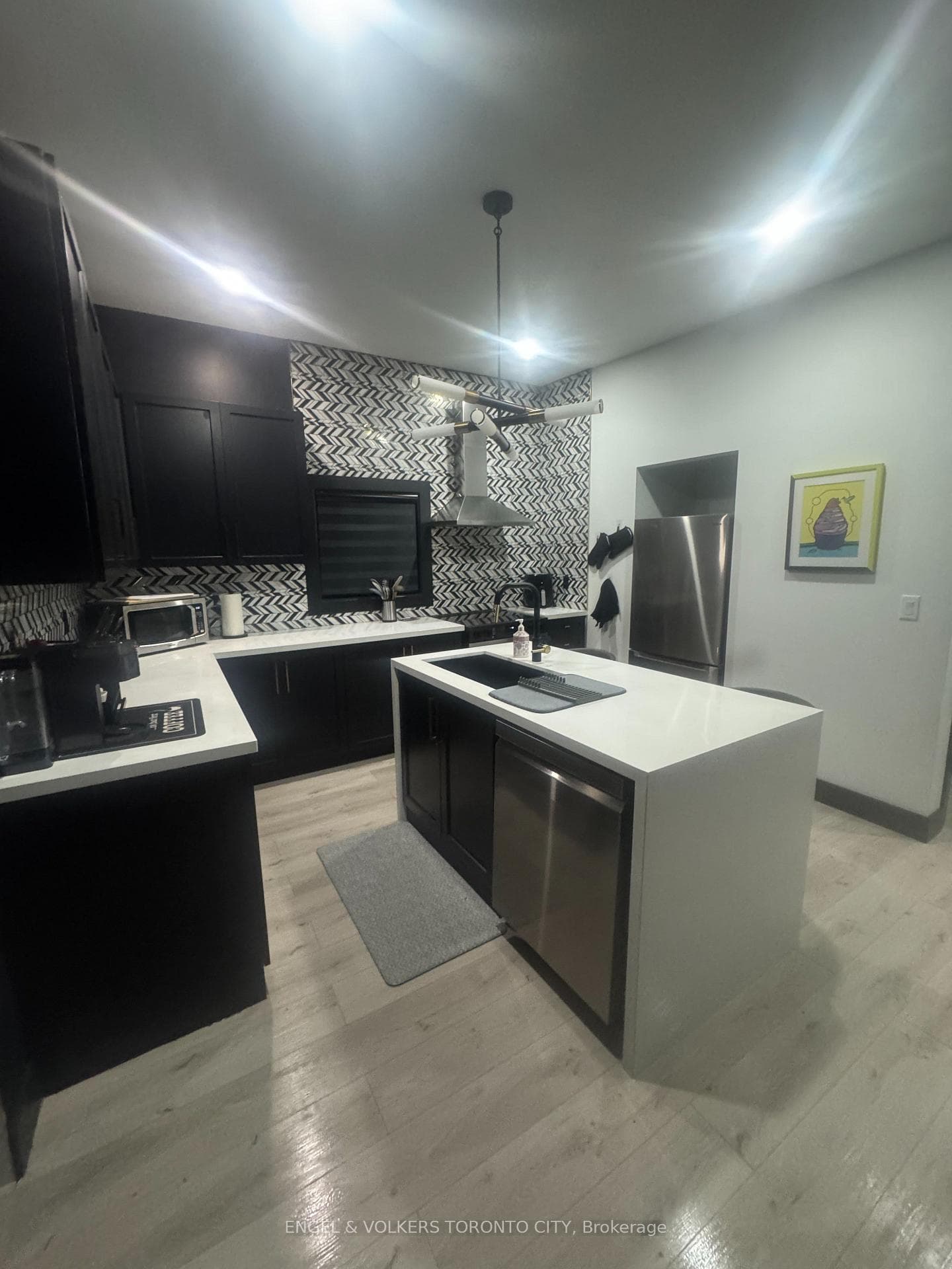 792 Pierre Avenue photo 24