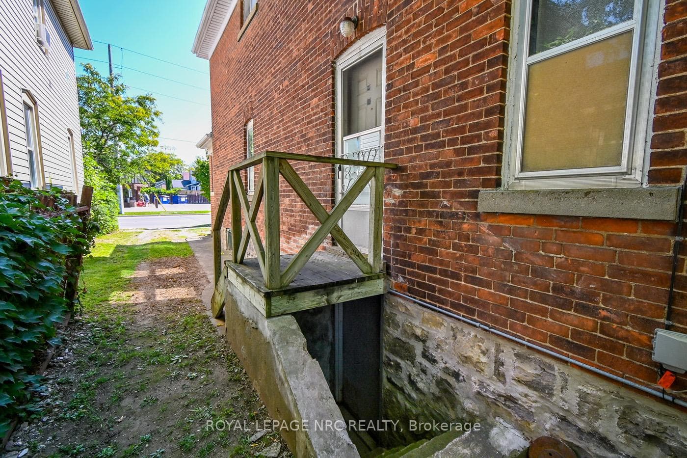 105 Lake Street photo 5