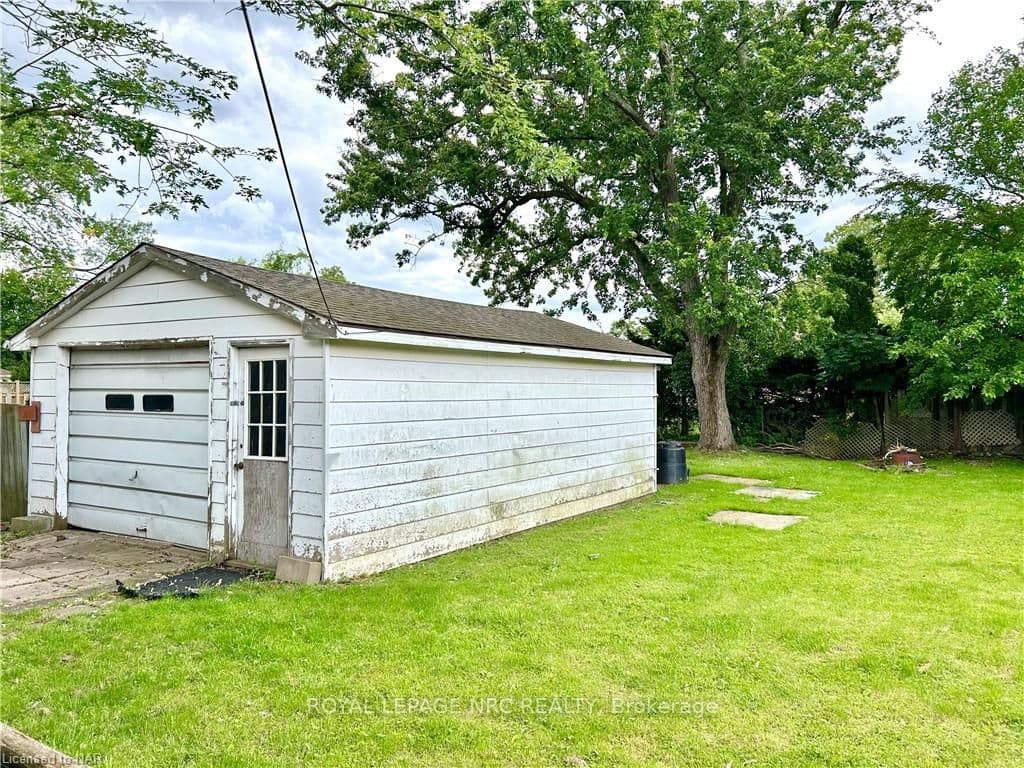 7031 DORCHESTER Road photo 14
