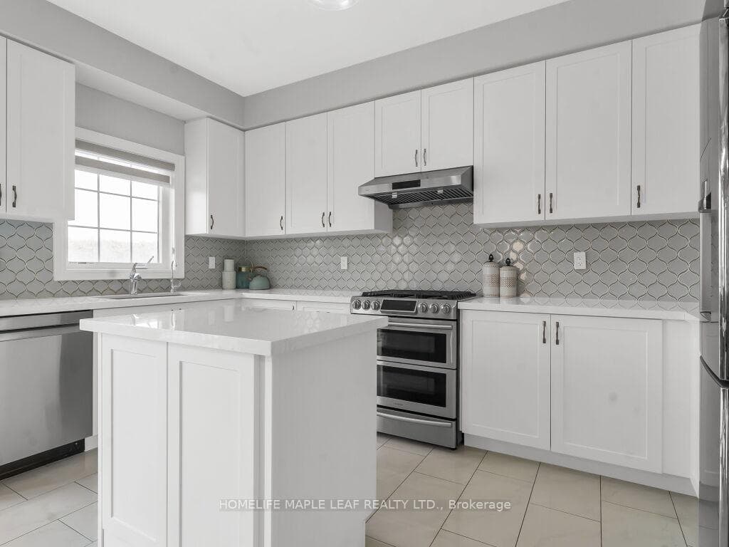 35 Dotchson Avenue photo 15