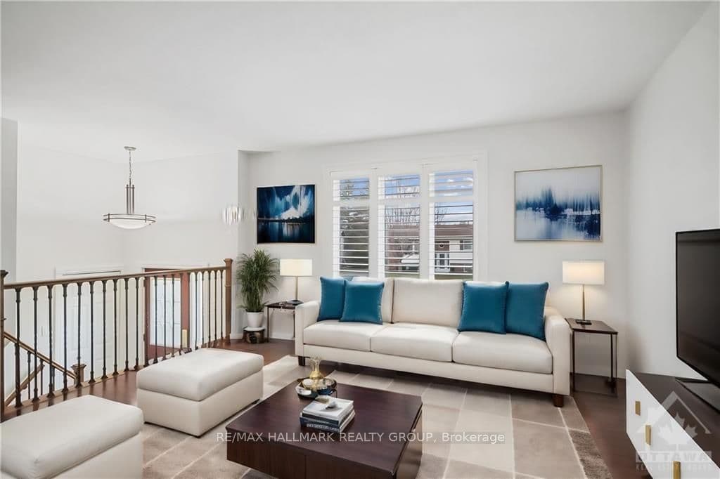 7 DOWDALL Crescent photo 3