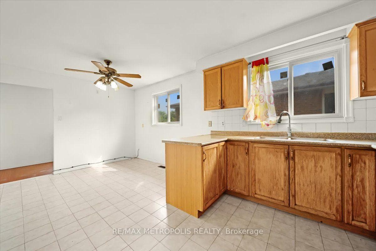 39 Jellicoe Crescent photo 13