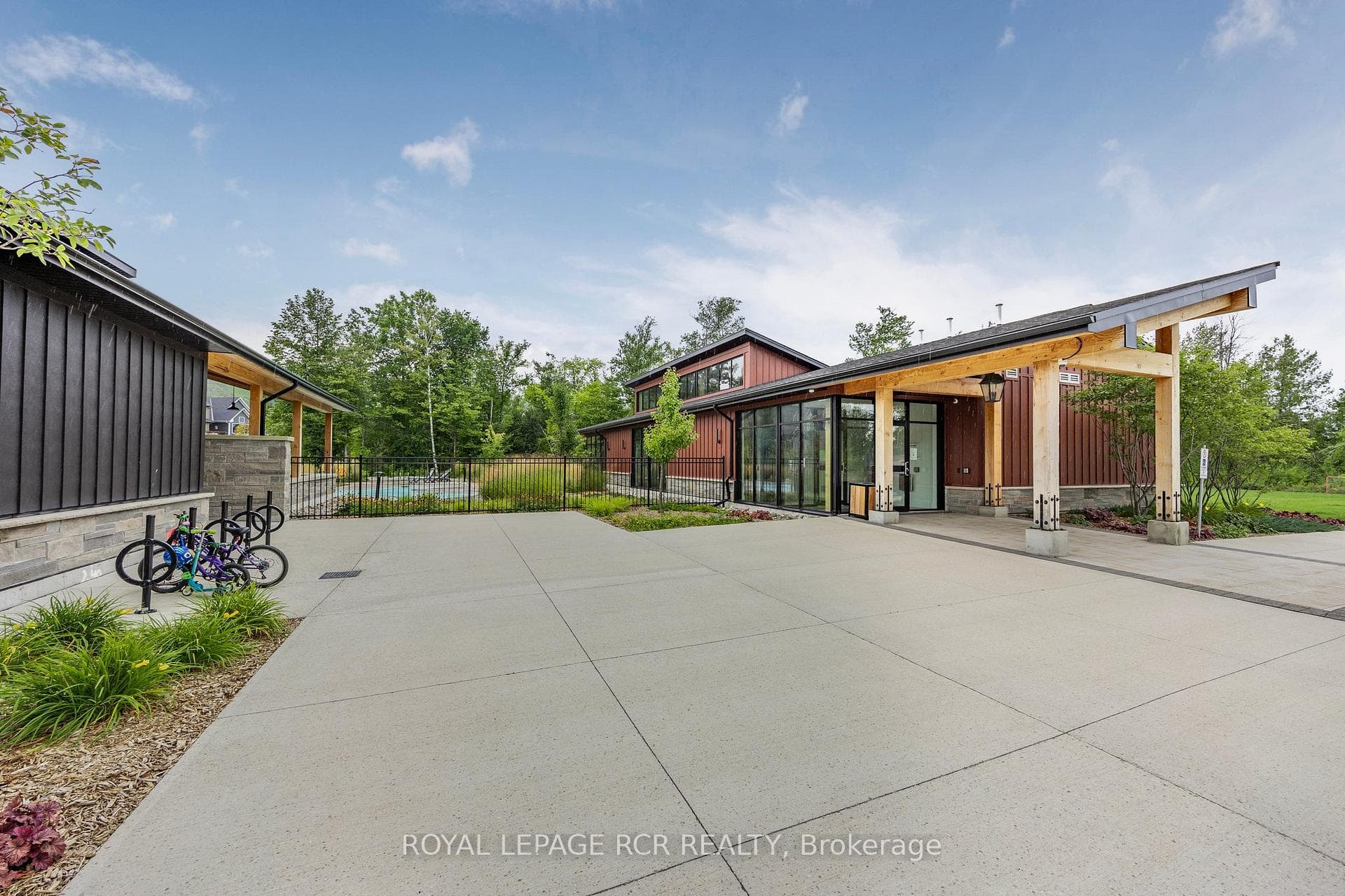 187 Yellow Birch Crescent photo 33