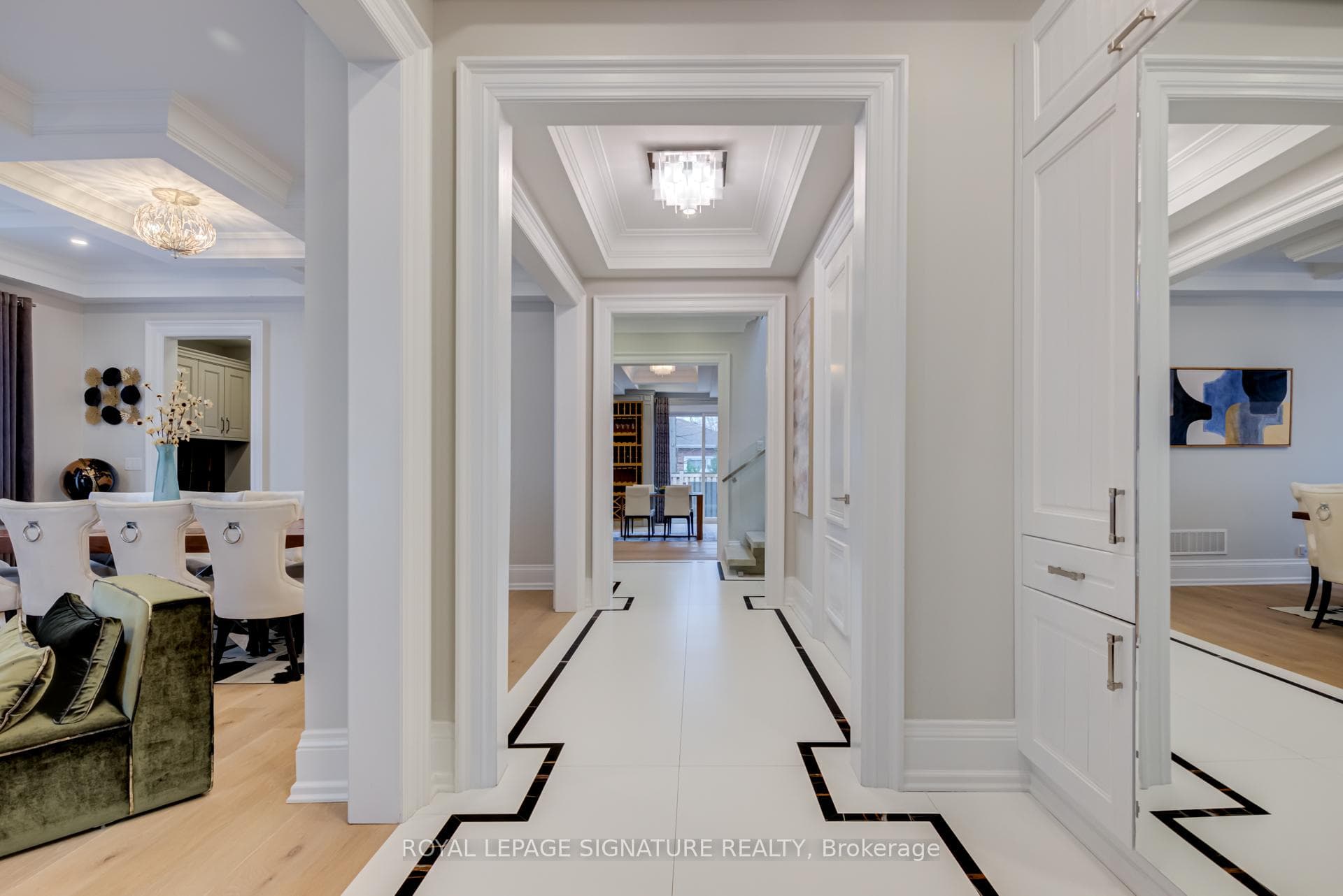 29 Halkin Crescent photo 3